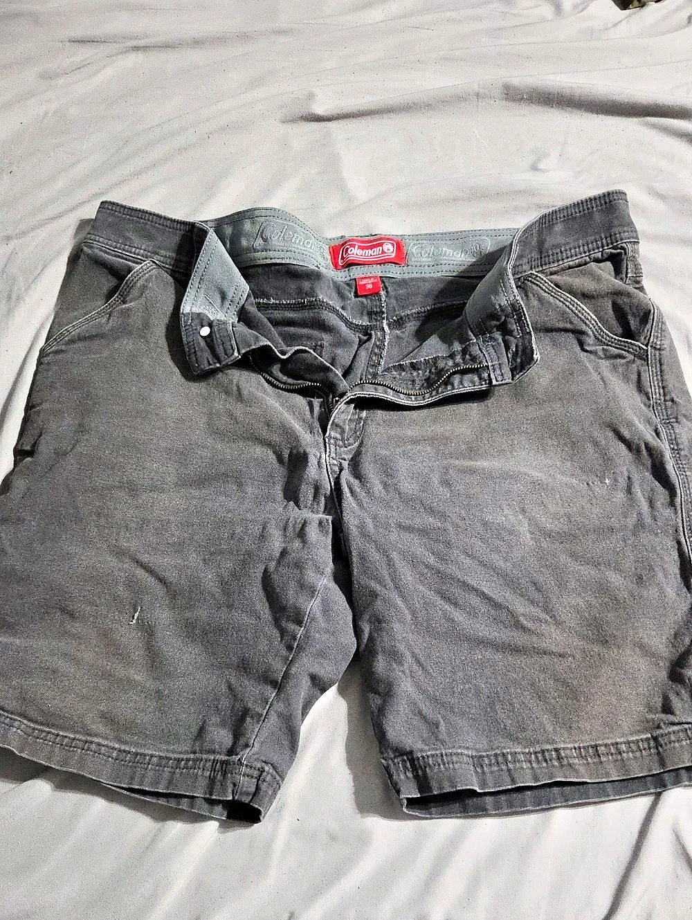 Coleman Men's Cargo Shorts in Gray Waist 36 Like New
